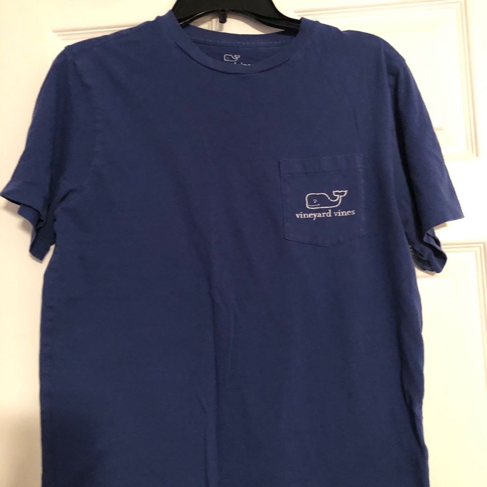 Girl vineyard vines TShirt